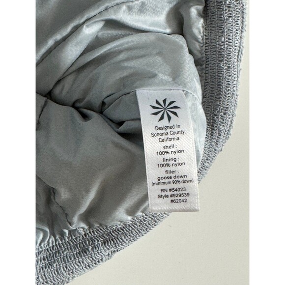 Athleta Silver Down Puffer Vest Women’s Medium - Picture 6 of 6
